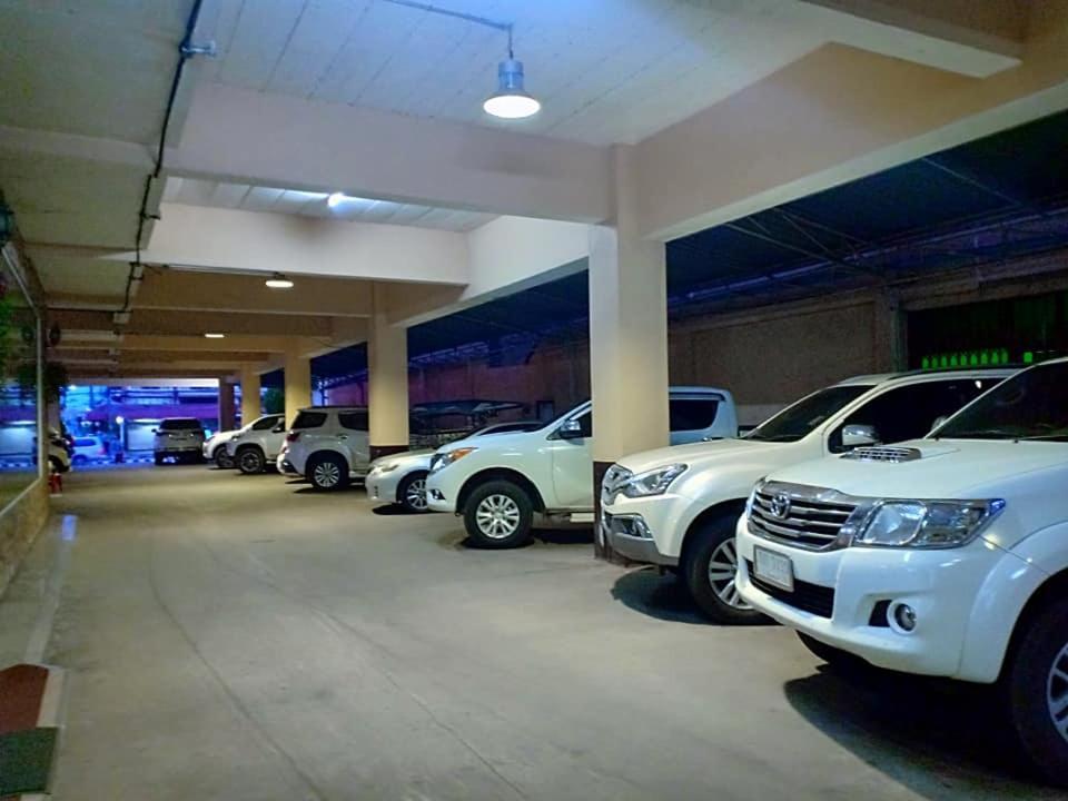Submukda Phoomplace Hotel Mukdahan Ngoại thất bức ảnh
